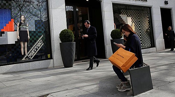 Number of foreigners buying and selling homes in Spain up by 2% despite the housing crisis