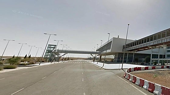 Castilla-La Mancha region opposes use of private airport to house migrants