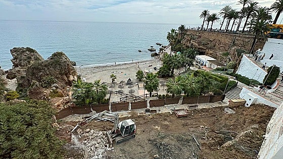 Work starts on new beach bar and restaurant next to iconic Costa del Sol landmark