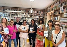 Participants in one of the reading clubs linked to the Benalmádena Pueblo library.