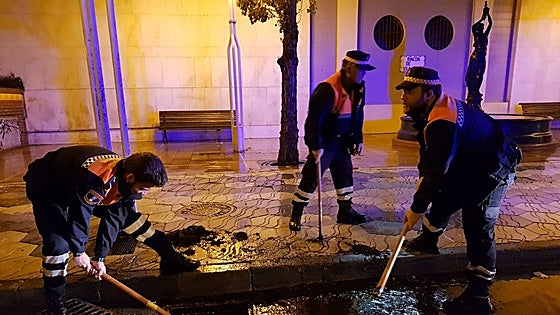 Early morning thunderstorms and heavy downpours hit holiday resorts on western Costa del Sol