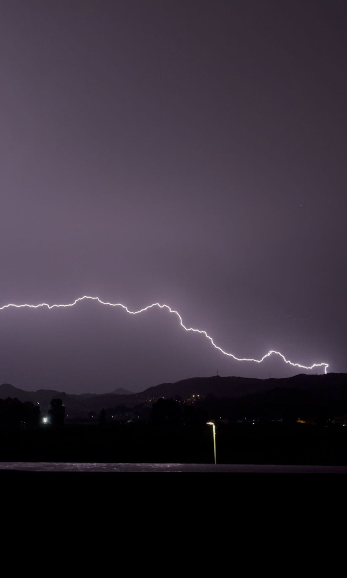 The most spectacular photos of the intense lightning storm over Malaga