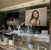 Sixty people arrested for looting shops during the chaos caused by 'Dana' flooding in Spain