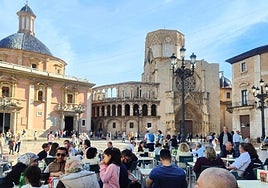 Business as usual for many foreign tourists in Valencia city: 'It is as if nothing has happened here'