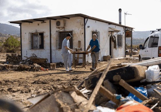 Malaga's Guadalhorce valley still filled with mud and tears one week after the devastating flooding