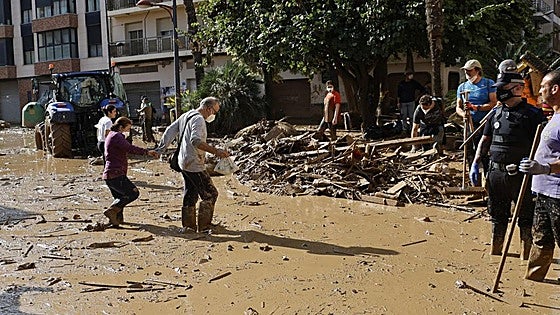 Critical situation following the devastating flooding in Valencia: the great swamp of Paiporta