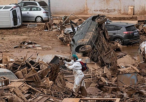 Death toll from Dana disaster in Valencia rises to 214 and number of people still missing drops to 41