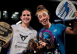 González, right, with her partner Delfi Brea.