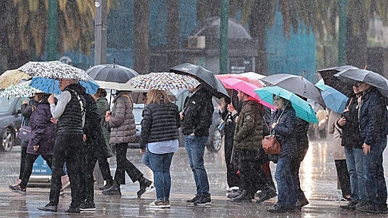 Red alert activated for heavy downpours and flooding in Malaga and along the Costa del Sol with more than 120mm of rain forecast