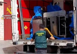 Police dismantle large factory that produced counterfeit tobacco 24 hours a day in Malaga town