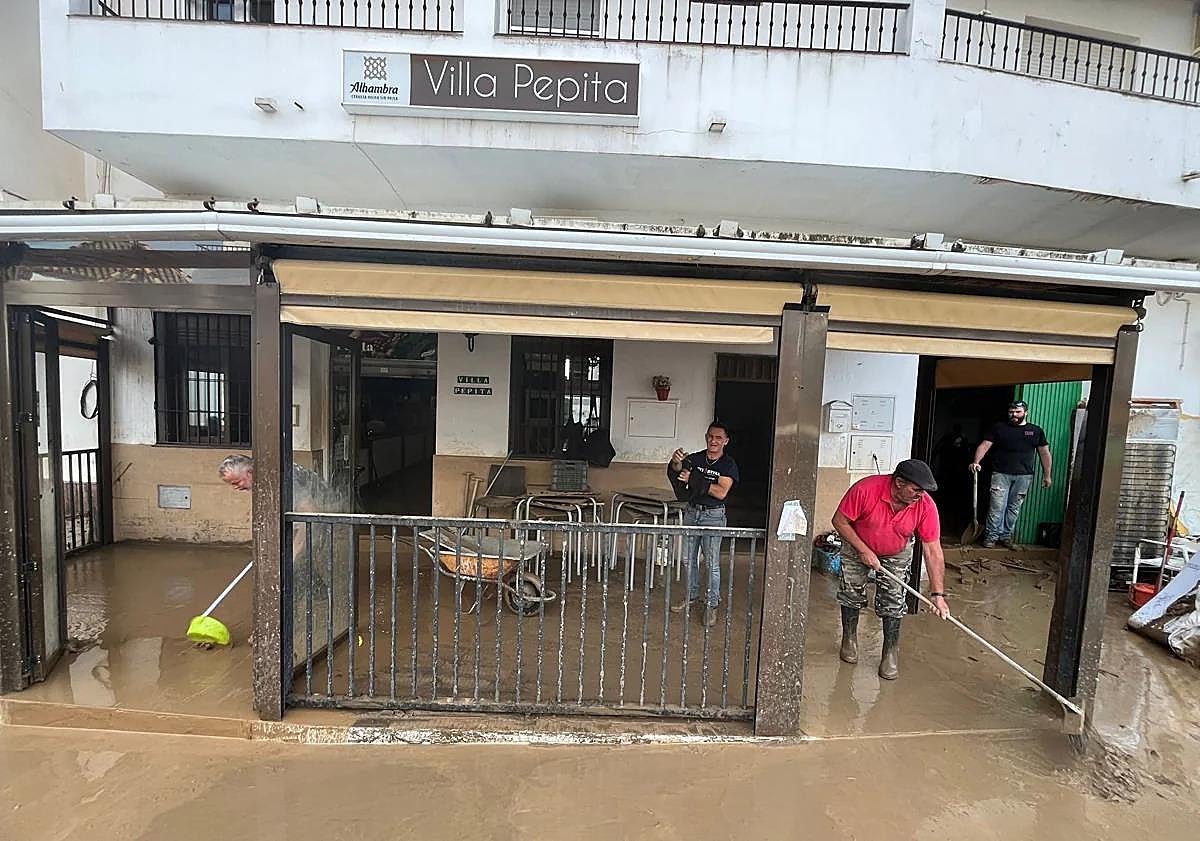 Imagen principal - 'Never in my life have I seen such flooding of the river'