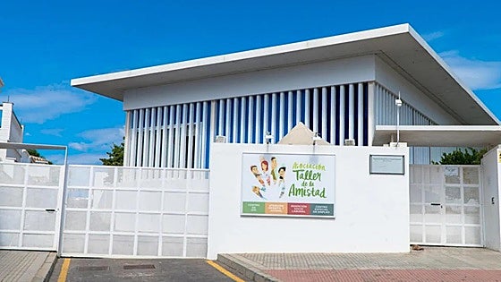 Costa del Sol town hall allocates funding to charity that supports people with disabilities