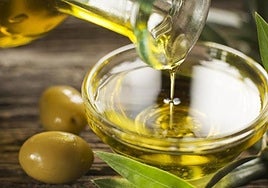 Cost of extra virgin olive oil falls by 13% at source but prices remain high in Spanish supermarkets