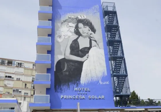 The mural on the wall of the Princesa Solar in Torremolinos.