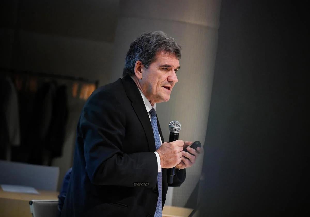 Bank of Spain's governor, José Luis Escrivá, speaking at the APIE conference.