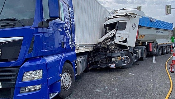 Lorries collide on Costa del Sol toll motorway near Estepona