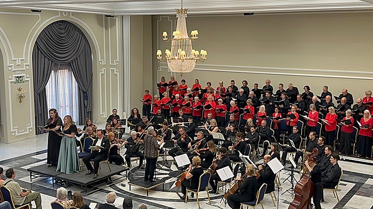 Collegium Musicum choir prepare for two Christmas concerts on the coast