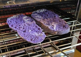 The purple version of the mollete will be available with and without gluten.