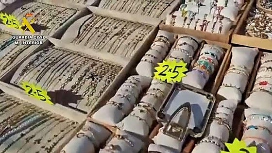 Seized: over 42,000 counterfeit pieces of jewellery destined for Malaga's street markets