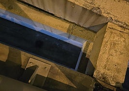 Gap through which the child fell.