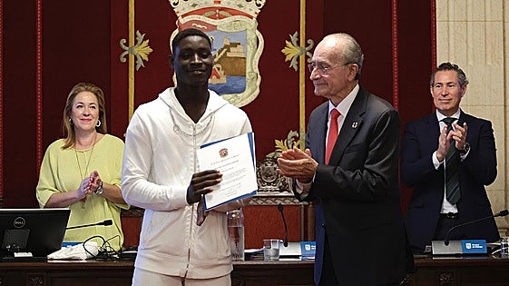 Malaga flood hero receives recognition from city hall and the job of being king