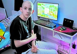 Lucas, one of the children who has lived in the AECC residential flats in Malaga. SUR