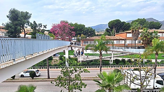 Torremolinos footbridge closed for urgent repairs after 'serious risk' to users detected