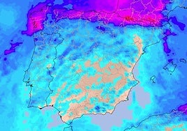 What will the weather be like during the forthcoming long 'puente' holiday weekend in Spain?