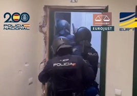 Image of the police operation.