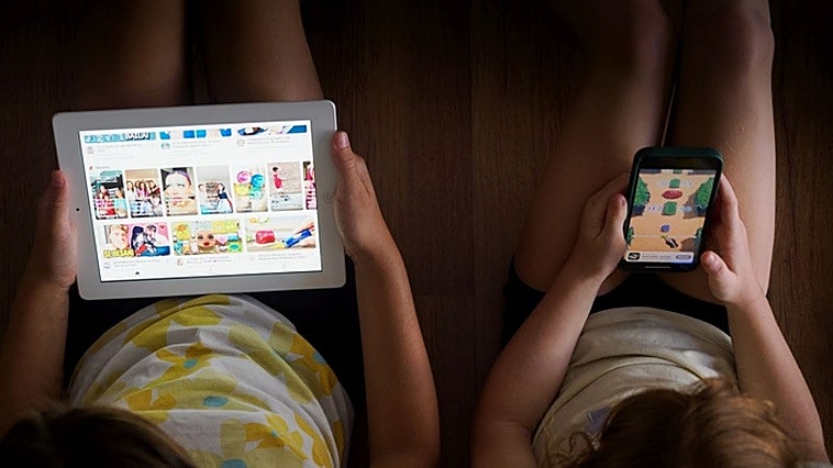 Mobile phones without internet or social media for 12-16 year olds and no digital devices for children under six proposed in Spain