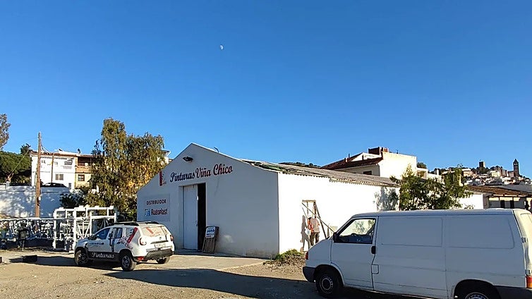 Mobile phone mast plan halted after Costa del Sol residents stage protest