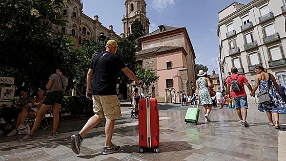 Ministry investigates large tourist rental firms in Spain for possible misleading practices