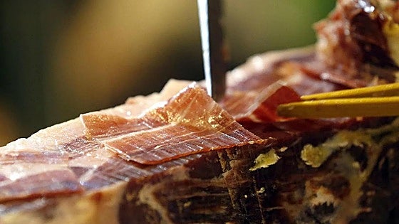 Spain's famous 'jamón' ham, whole or sliced and which is better for your wallet?