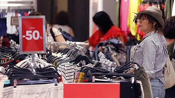 When do the January sales start at Spain's main fashion chains?