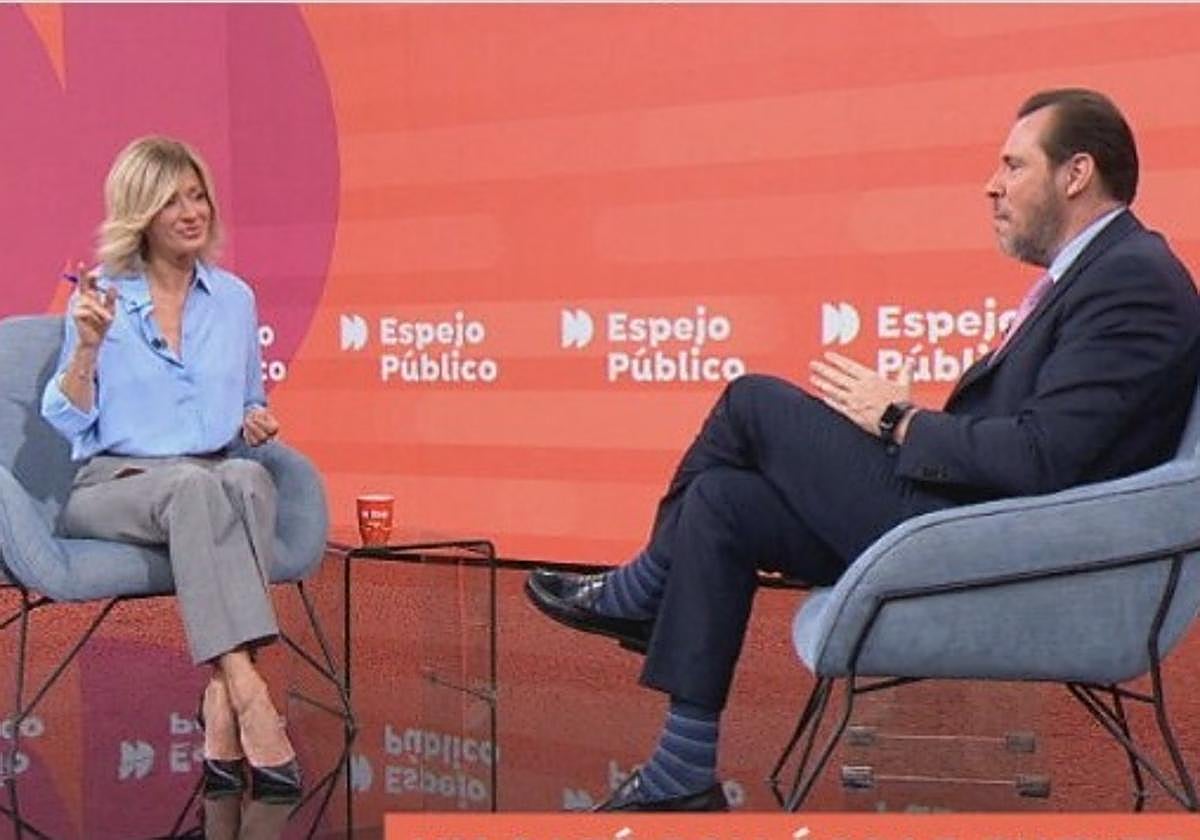 Minister of transport Óscar Puente appeared on the Espejo Público television programme.
