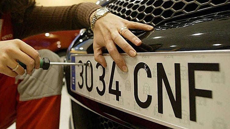 Vehicle registration plates in Spain are set to change in 2025