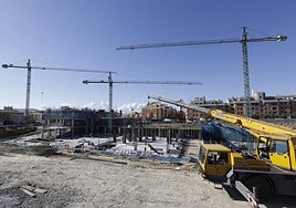 Work on the first buildings going up at the European University campus in El Cónsul.