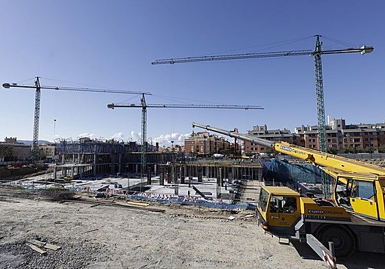 Work on the first buildings going up at the European University campus in El Cónsul.