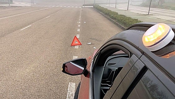 V16 emergency beacons to be mandatory on Spain's roads in 2026: These are the only models authorised by the DGT to avoid a fine