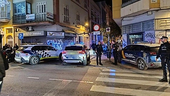 Partner freed after woman plunges from fourth floor of building in Malaga