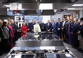 Dignitaries, governing bodies and professionals at the launch event in the kitchens of Malaga's new Escuela Internacional de Hostelería y Turismo.
