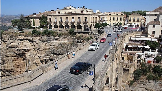Ronda postpones new traffic restriction over its iconic, gorge-spanning bridge to February