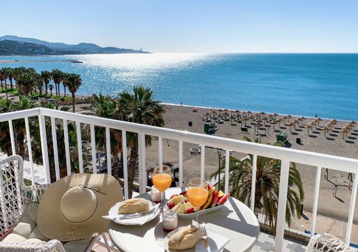 View of the terrace of a tourist apartment in the city.