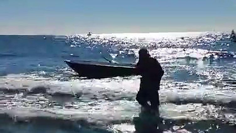 This is the moment two alleged poachers were arrested after dangerous fishing boat pursuit off Costa del Sol