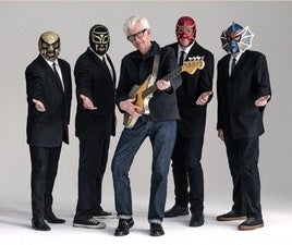 Nick Lowe and the Straightjackets will perform in Torremolinos.