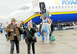 A Ryanair flight on the ground at Granada airport.