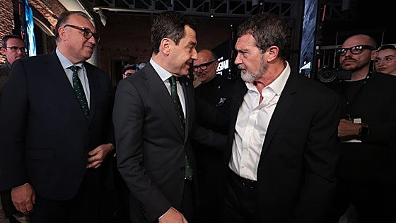 Juanma Moreno: 'We are working to bring the Latin Grammys back to Andalucía in the medium term'