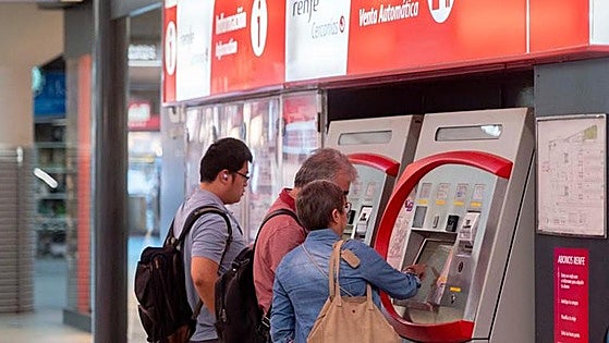 Free train journey passes for regular commuters in Spain will be available again from this Thursday