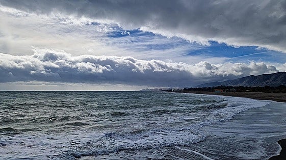 Storm Herminia leaves almost 40mm of rain in Malaga province as yellow 'risk' alerts remain in place on the coast