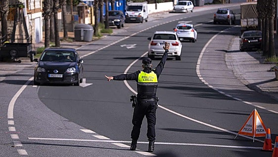 Two local police officers in Granada province convicted of assaulting elderly woman